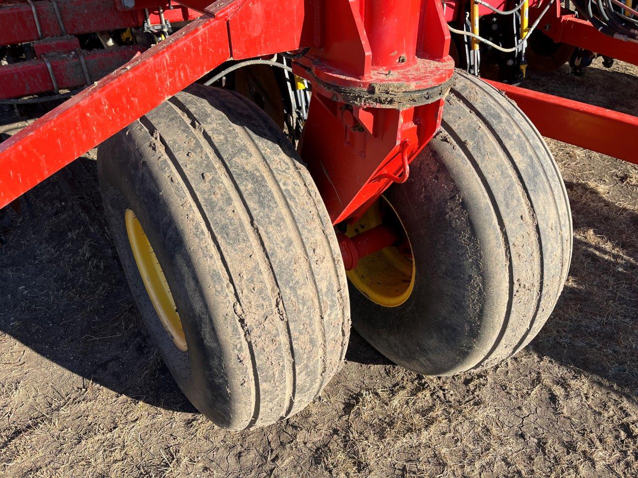 2015 Bourgault 3320XTC 68'12" w/ 7700 Air Drill