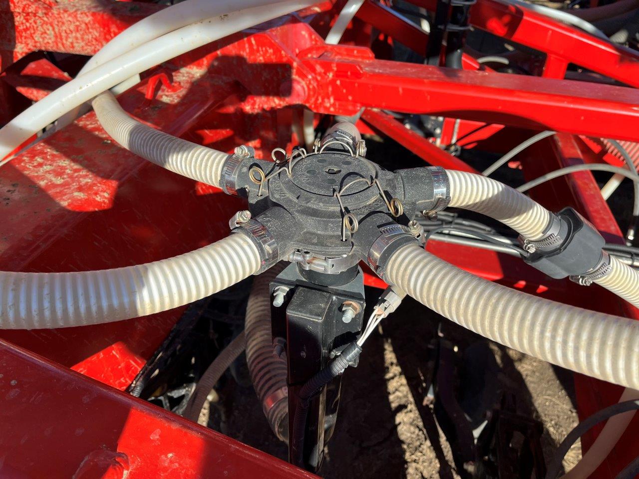 2015 Bourgault 3320XTC 68'12" w/ 7700 Air Drill