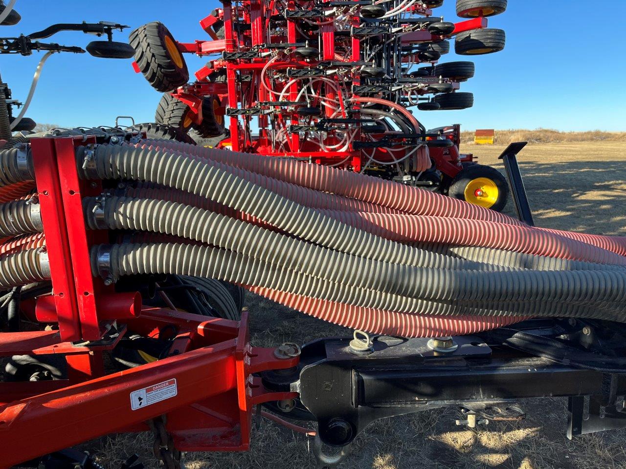 2015 Bourgault 3320XTC 68'12" w/ 7700 Air Drill