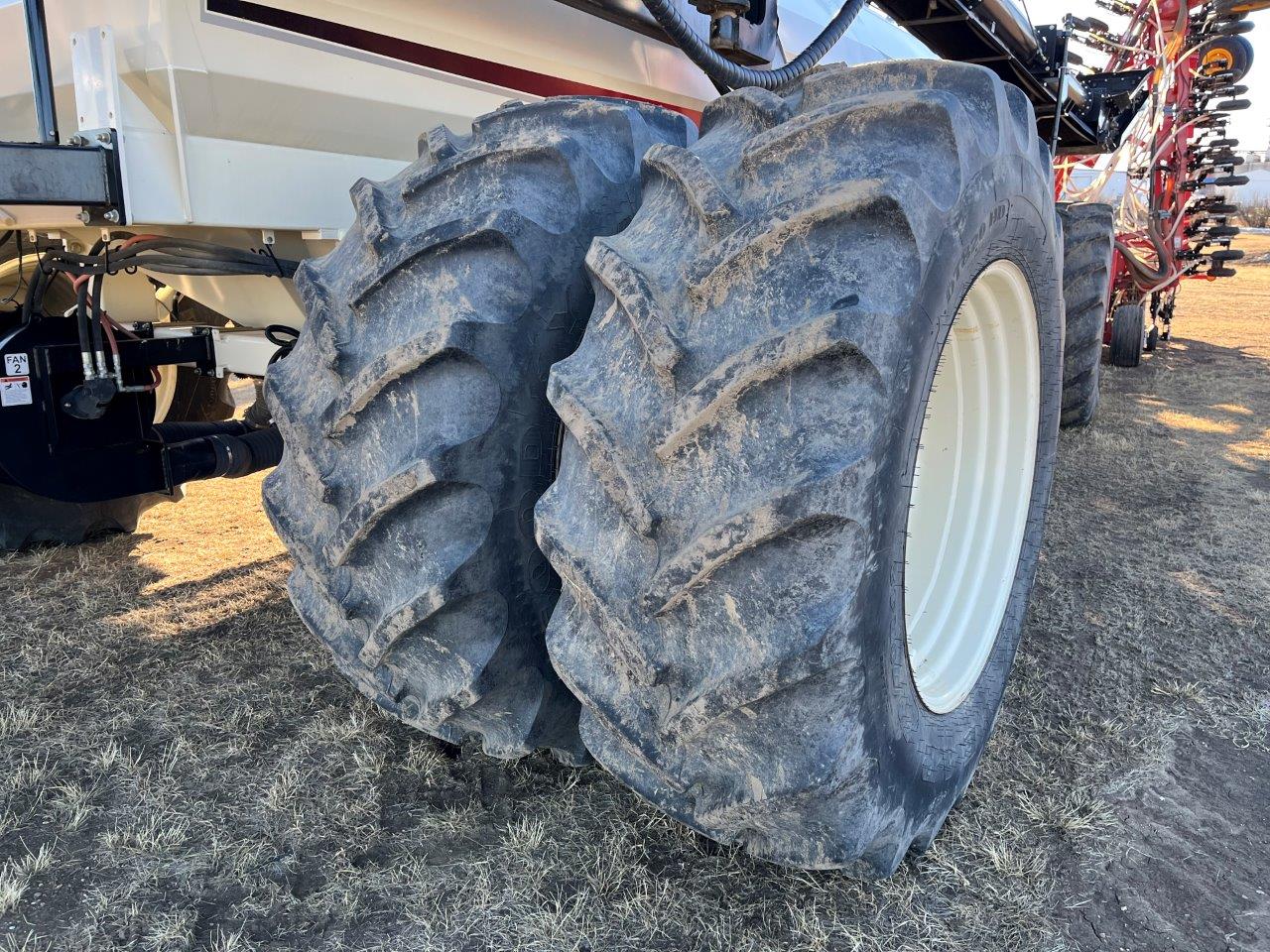 2015 Bourgault 3320XTC 68'12" w/ 7700 Air Drill