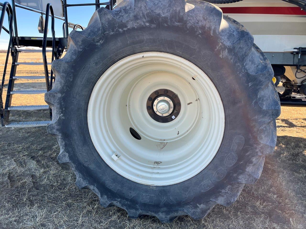 2015 Bourgault 3320XTC 68'12" w/ 7700 Air Drill