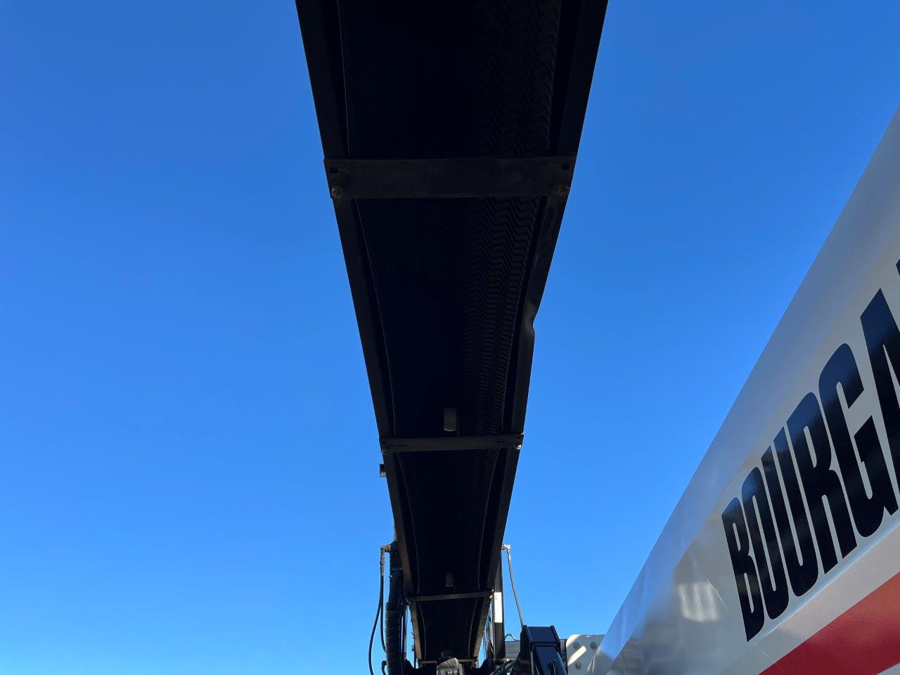 2015 Bourgault 3320XTC 68'12" w/ 7700 Air Drill