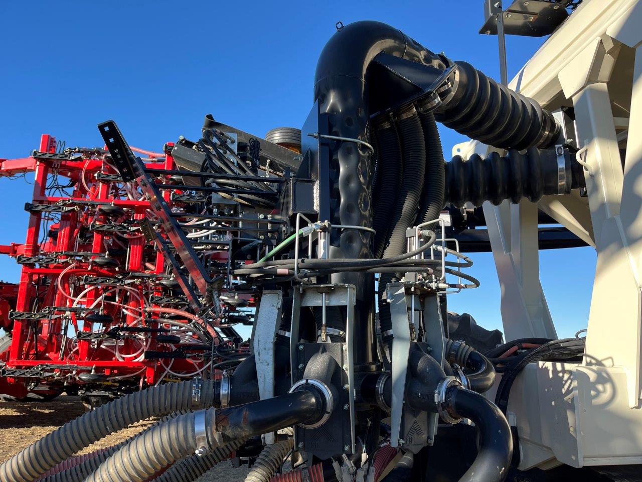 2015 Bourgault 3320XTC 68'12" w/ 7700 Air Drill