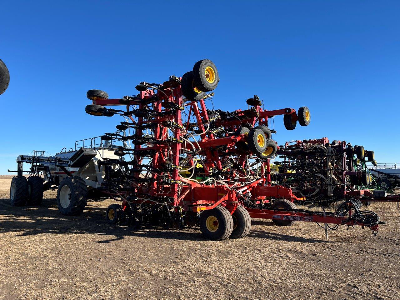 2015 Bourgault 3320XTC 68'12" w/ 7700 Air Drill