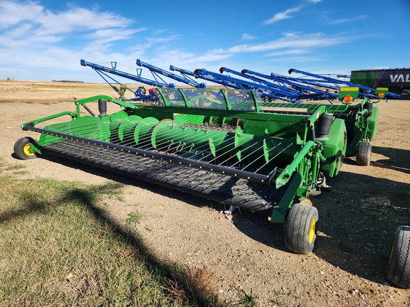 2019 John Deere 615P Header Combine