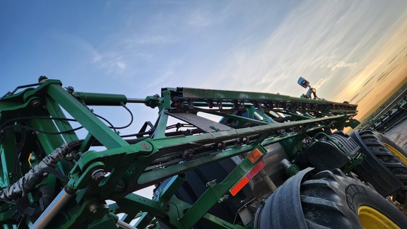 2016 John Deere R4038 Sprayer/High Clearance