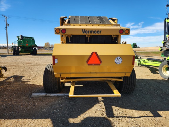 2022 Vermeer 605N Baler/Round