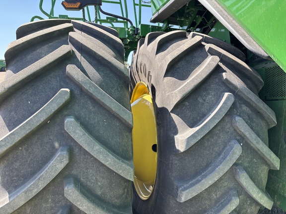 2024 John Deere X9 1000 Combine