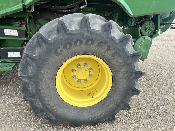 2017 John Deere S690 Combine