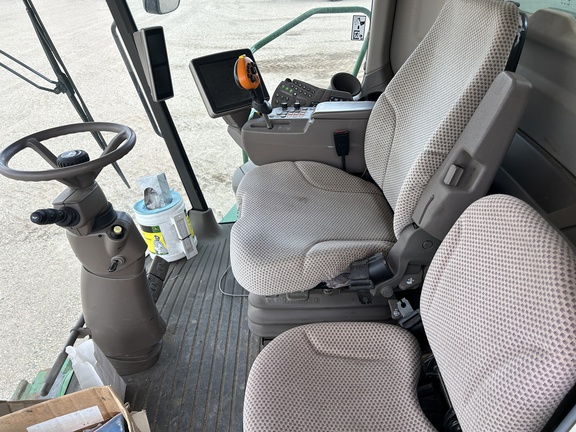 2017 John Deere S690 Combine