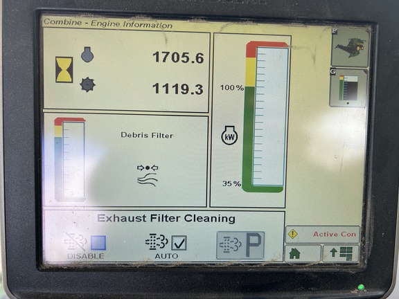 2017 John Deere S690 Combine