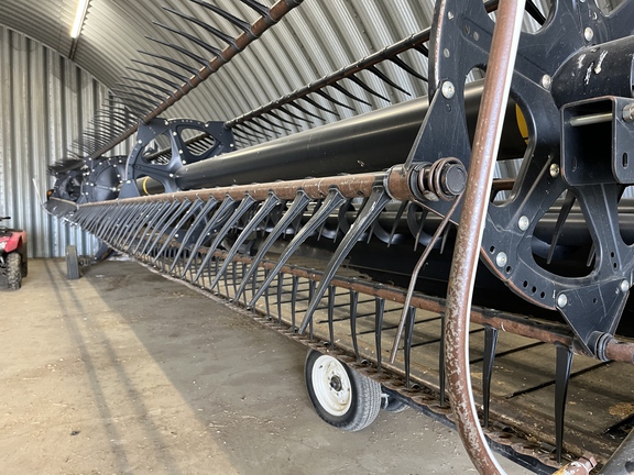 2016 MacDon FD75-40 Header Combine