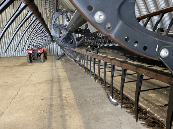 2016 MacDon FD75-40 Header Combine