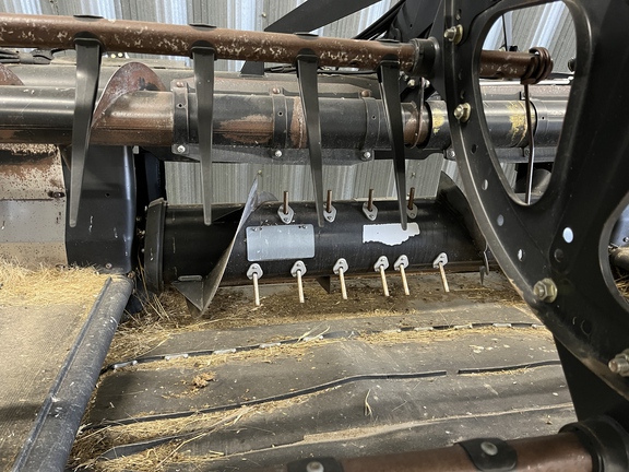 2016 MacDon FD75-40 Header Combine