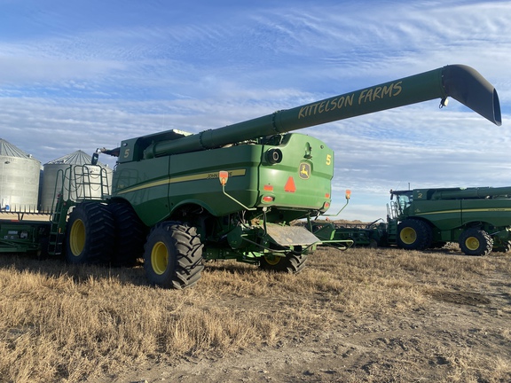 2022 John Deere S780 Combine