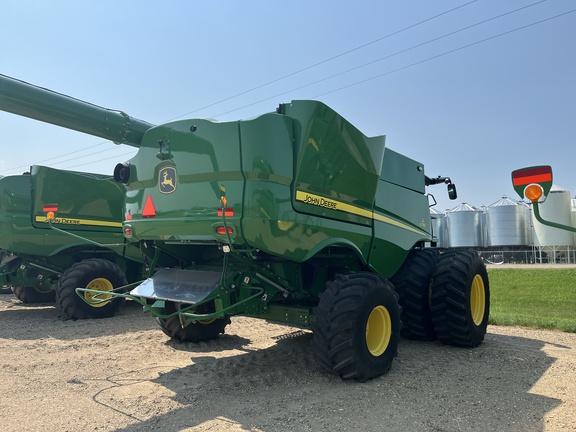 2022 John Deere S780 Combine