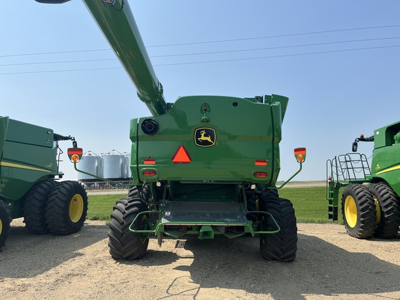 2022 John Deere S780 Combine