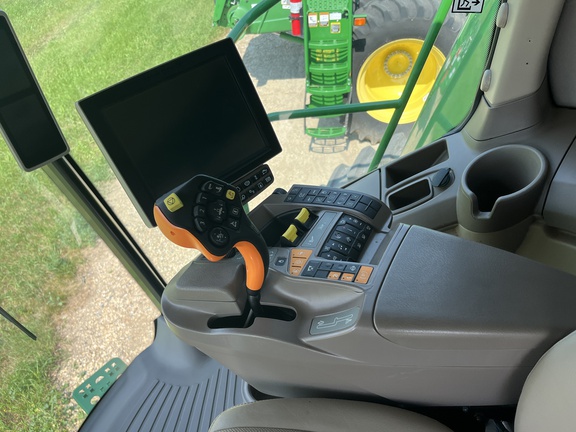 2022 John Deere S780 Combine