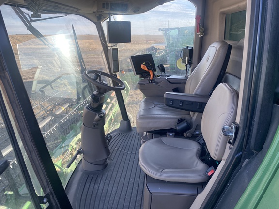 2020 John Deere S780 Combine