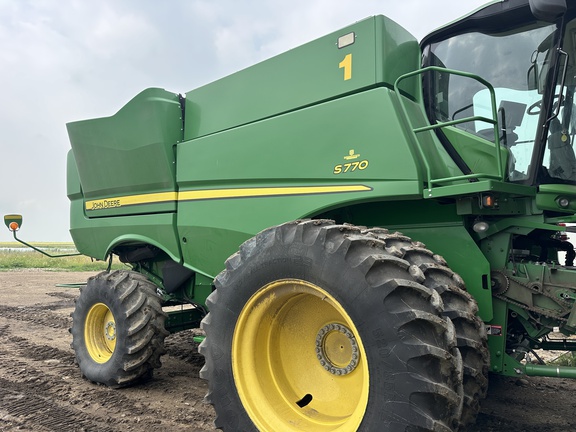 2019 John Deere S770 Combine