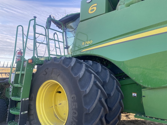 2024 John Deere S780 Combine
