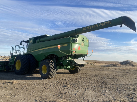 2024 John Deere S780 Combine