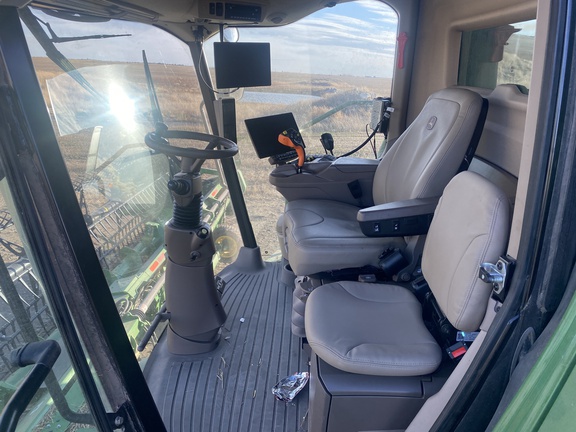 2024 John Deere S780 Combine