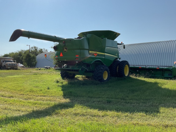 2014 John Deere S680 Combine