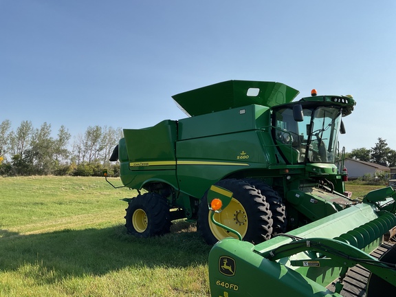 2014 John Deere S680 Combine