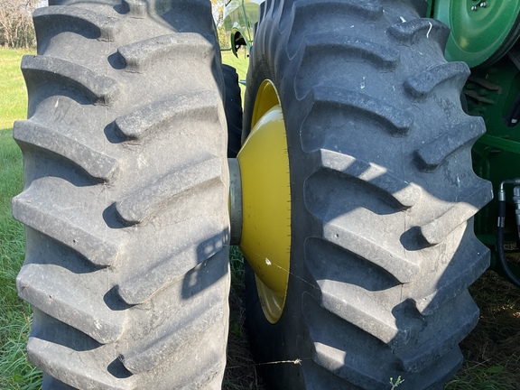 2014 John Deere S680 Combine