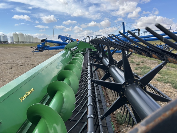 2020 John Deere 745FD Header Combine