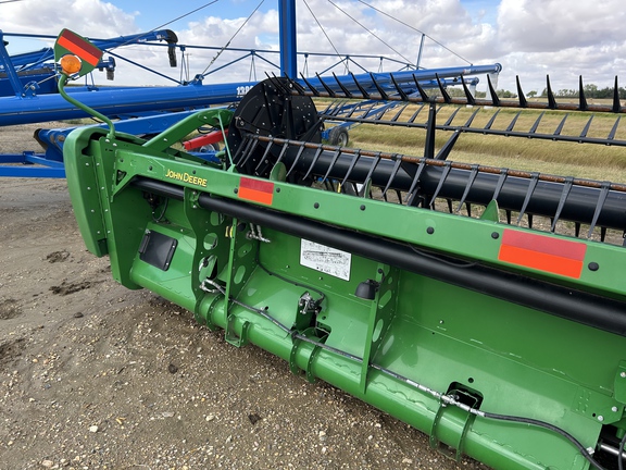 2020 John Deere 745FD Header Combine