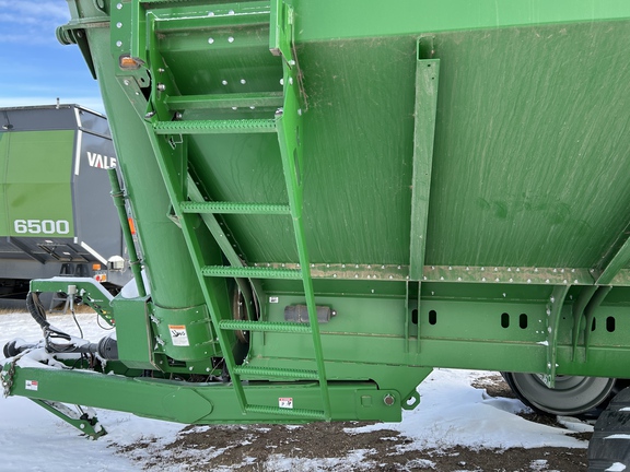 2022 Brandt 2022DXR Grain Cart