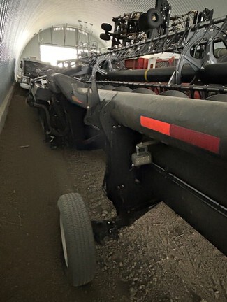 2016 MacDon FD75-40 Header Combine