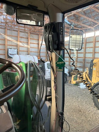 2003 John Deere 7220 Tractor