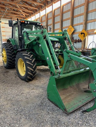 2003 John Deere 7220 Tractor