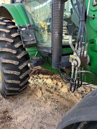 2003 John Deere 7220 Tractor