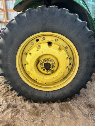 2003 John Deere 7220 Tractor