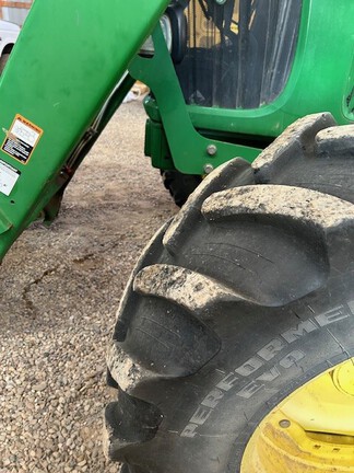 2003 John Deere 7220 Tractor