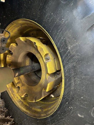 2003 John Deere 7220 Tractor