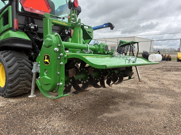 2023 John Deere 1025R Tractor Compact
