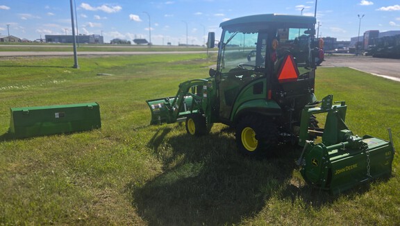 2023 John Deere 1025R Tractor Compact