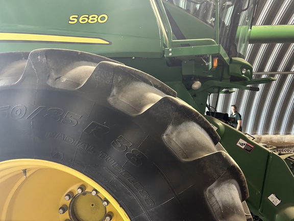 2015 John Deere S680 Combine