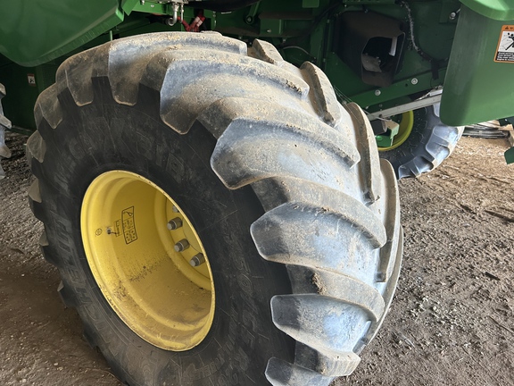 2015 John Deere S680 Combine