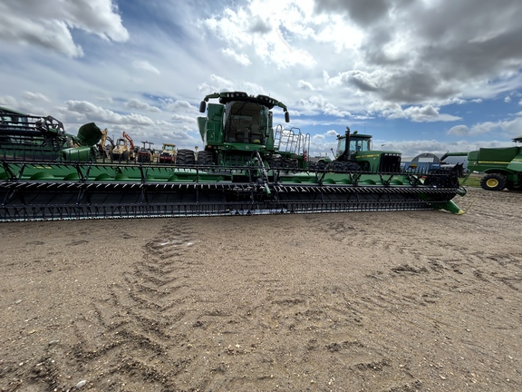 2023 John Deere HD45F Header Combine