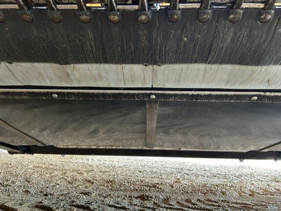 2015 MacDon FD75-40 Header Combine