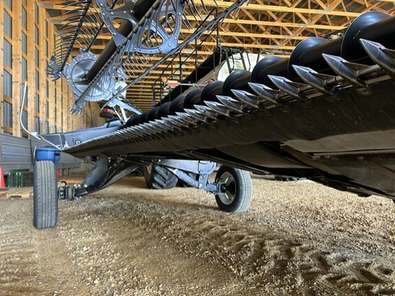 2015 MacDon FD75-40 Header Combine
