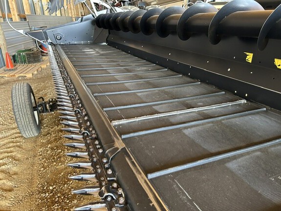 2015 MacDon FD75-40 Header Combine