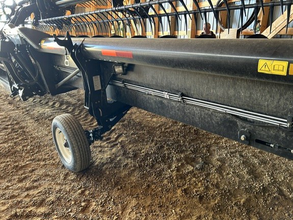 2015 MacDon FD75-40 Header Combine