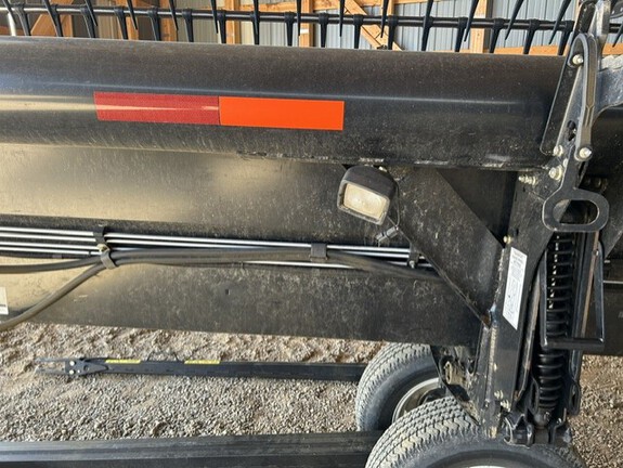 2015 MacDon FD75-40 Header Combine